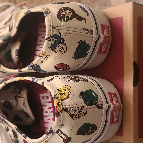 Vans Marvel Heads Avengers Sneakers Men's 8/Women's 9.5 - Picture 6 of 11